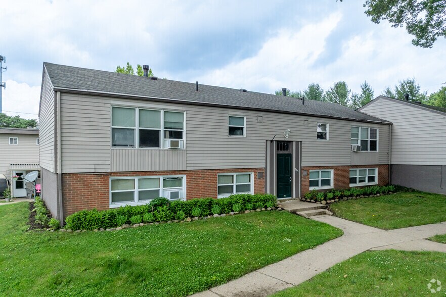 549 5th St SE, Barberton, OH for sale - Primary Photo - Image 1 of 1