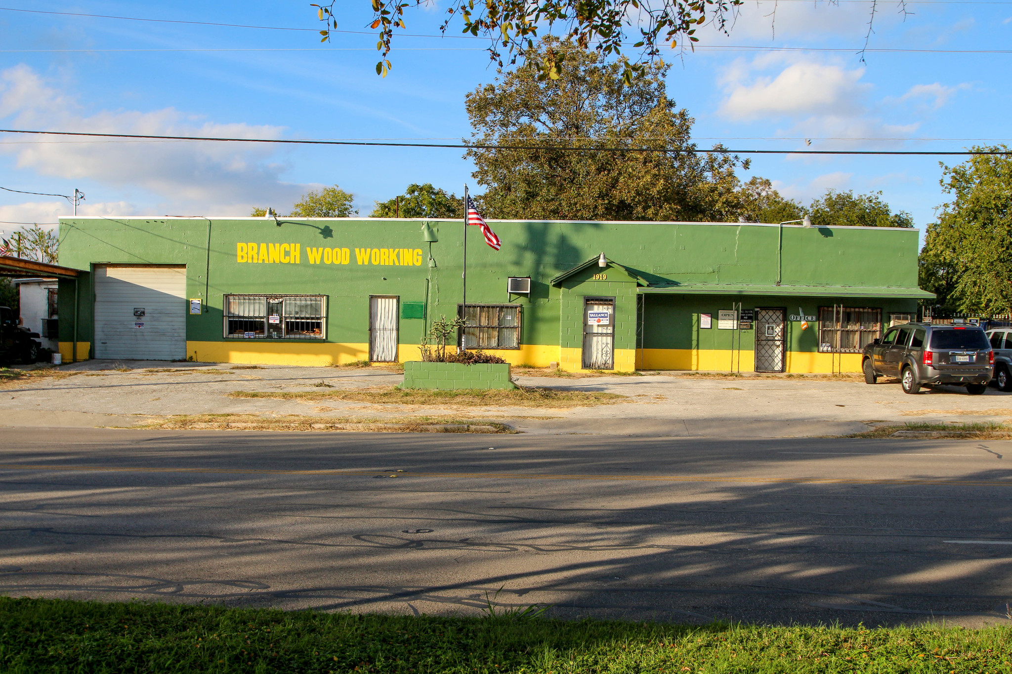 1919 W Martin St, San Antonio, TX for sale Primary Photo- Image 1 of 1