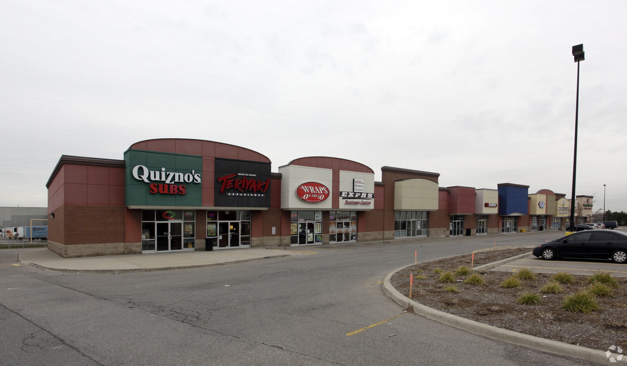 2880 Queen St E, Brampton, ON L6S 6E8