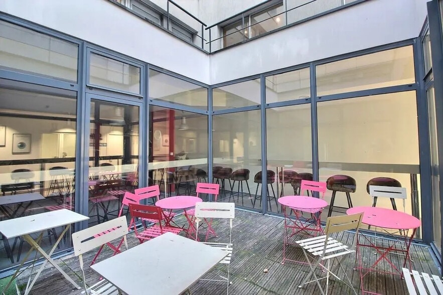 43 Bis Rue D'Hautpoul, Paris for sale - Building Photo - Image 1 of 1