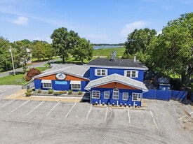 Blue Heron Oyster House & Inn, Rock Hall, MD - Pub