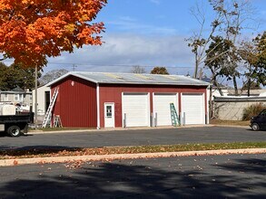 1400 Youngs Ave, Southold, NY for lease Interior Photo- Image 1 of 3