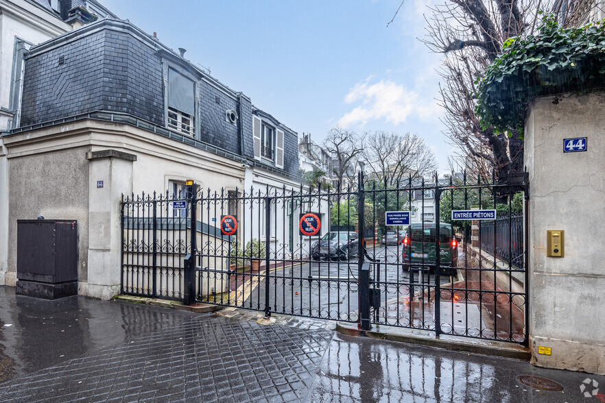 44 Avenue Victor Hugo, Paris for lease - Building Photo - Image 2 of 19