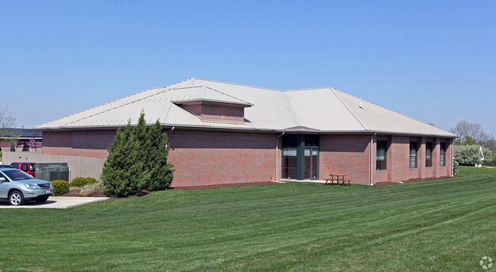 2632 Woodman Center Ct, Dayton, OH 45420