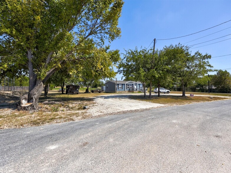 205 E Avenue G Ave, Jarrell, TX for sale - Building Photo - Image 2 of 35