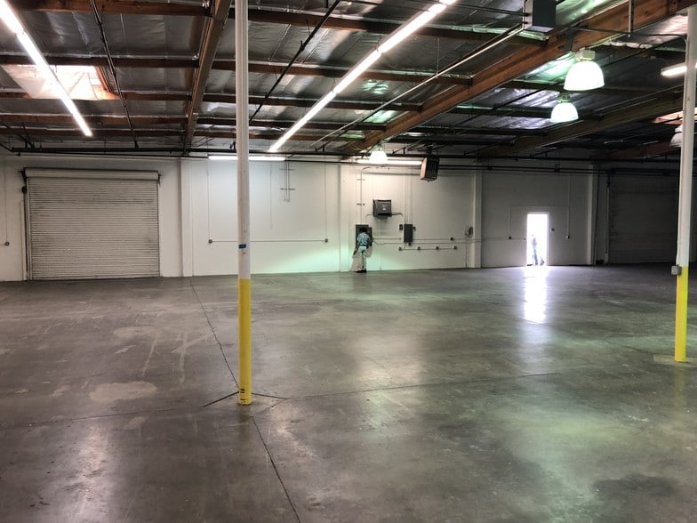 10096 6th St, Rancho Cucamonga, CA for lease - Building Photo - Image 3 of 4