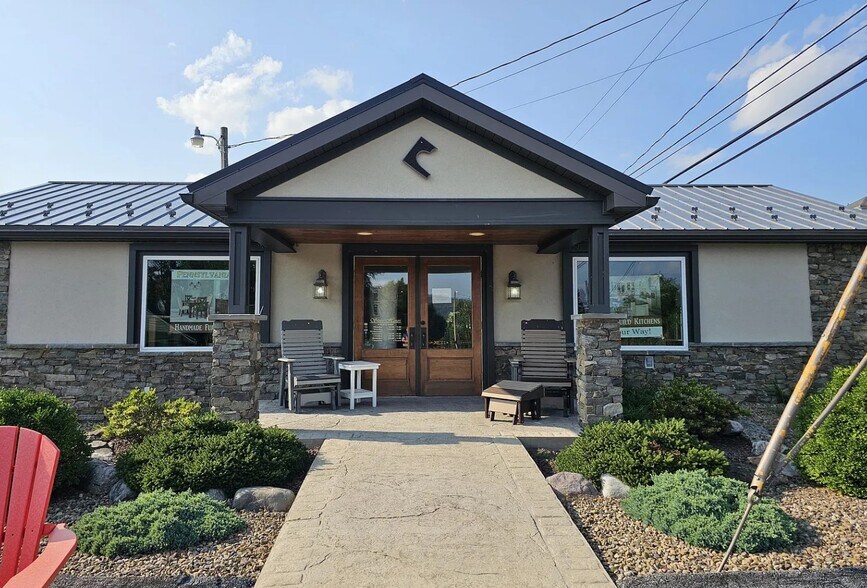 341 N Market St, Elysburg, PA for lease - Building Photo - Image 1 of 5