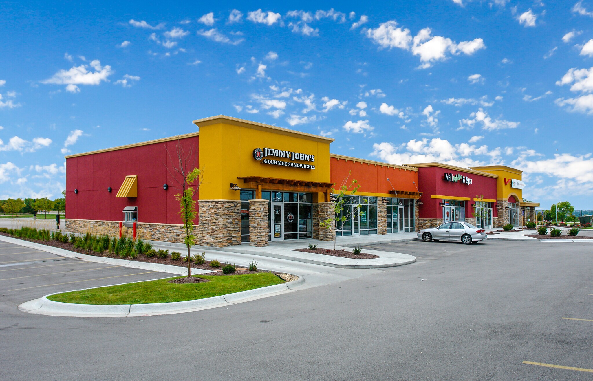 3309 Oak View Dr, Omaha, NE for lease Primary Photo- Image 1 of 9