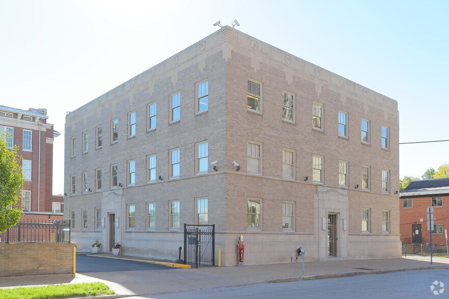 462 N Taylor Ave, Saint Louis, MO for lease - Primary Photo - Image 1 of 5