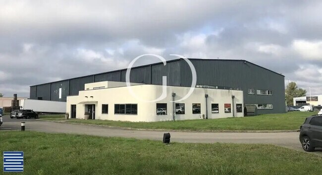 Location Entrepôt 3 930 m²