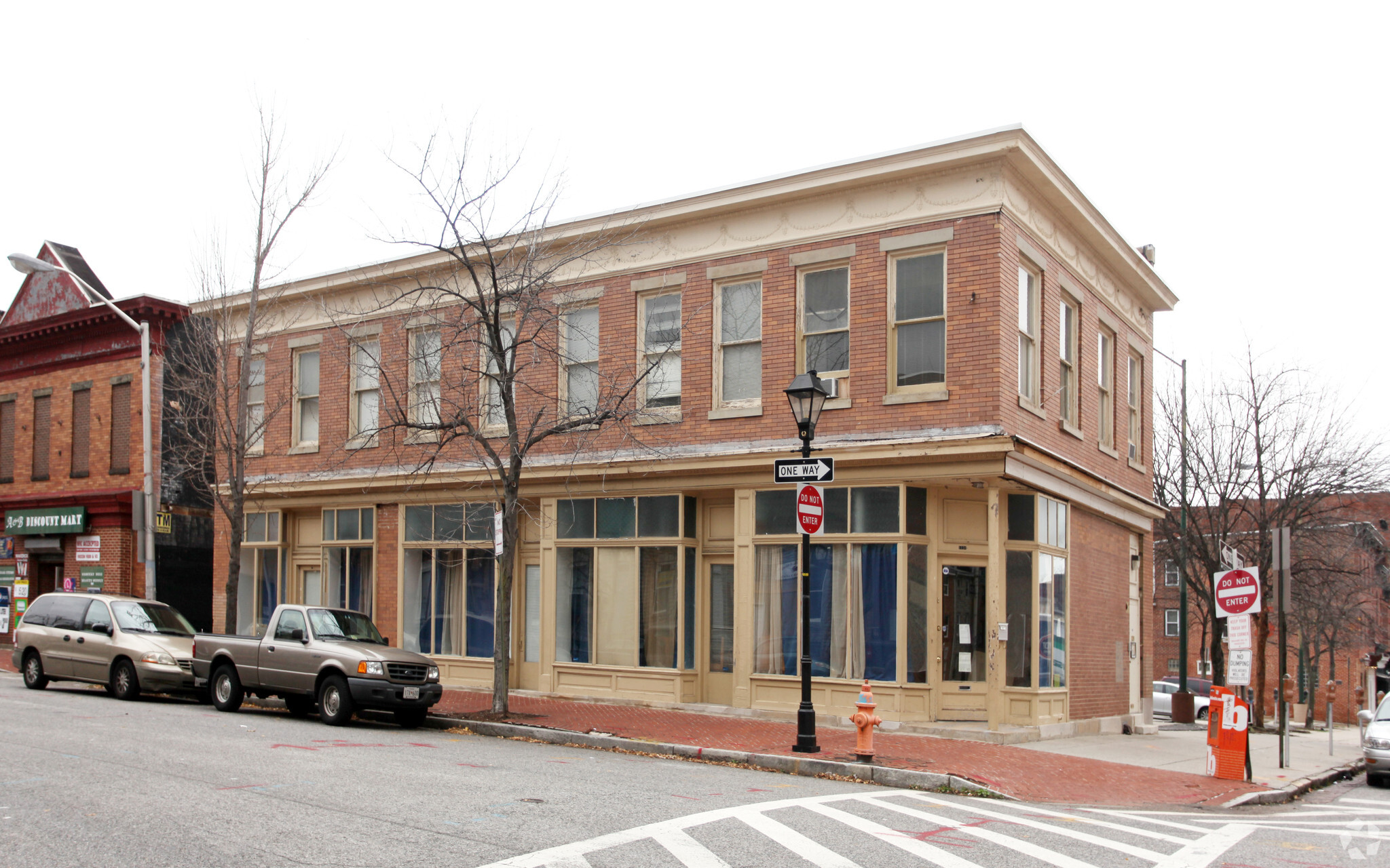 1138-1140 W Hollins St, Baltimore, MD for lease Building Photo- Image 1 of 31