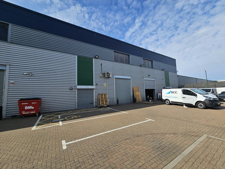 10 Advent Way, London for lease - Building Photo - Image 2 of 7