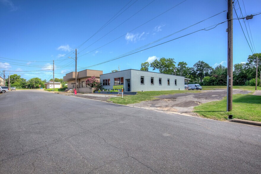 107 E Locust, Winnsboro, TX for sale - Building Photo - Image 3 of 12