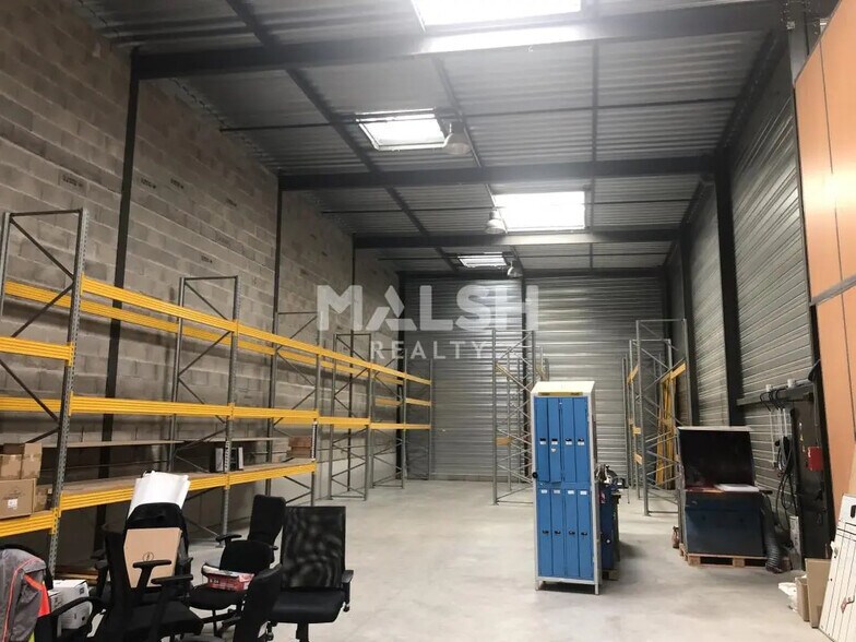 Office in Chaponost for lease - Interior Photo - Image 3 of 6