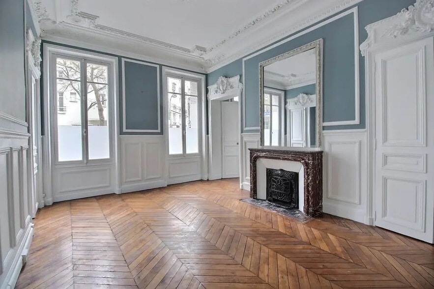 Office in Paris for lease - Interior Photo - Image 2 of 9