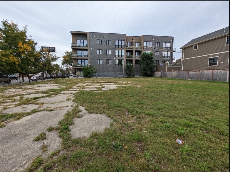 2429-31 W Fullerton Ave, Chicago, IL for sale - Building Photo - Image 1 of 1