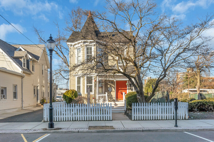 140 Monmouth St, Red Bank, NJ for sale - Building Photo - Image 1 of 47