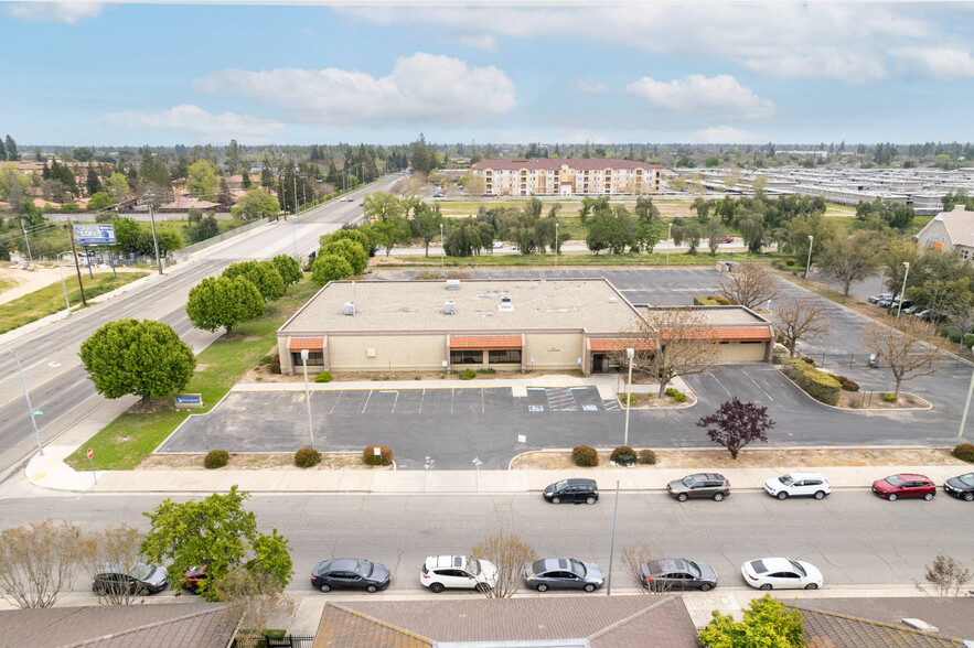 191 E Barstow Ave, Fresno, CA for lease - Building Photo - Image 2 of 25