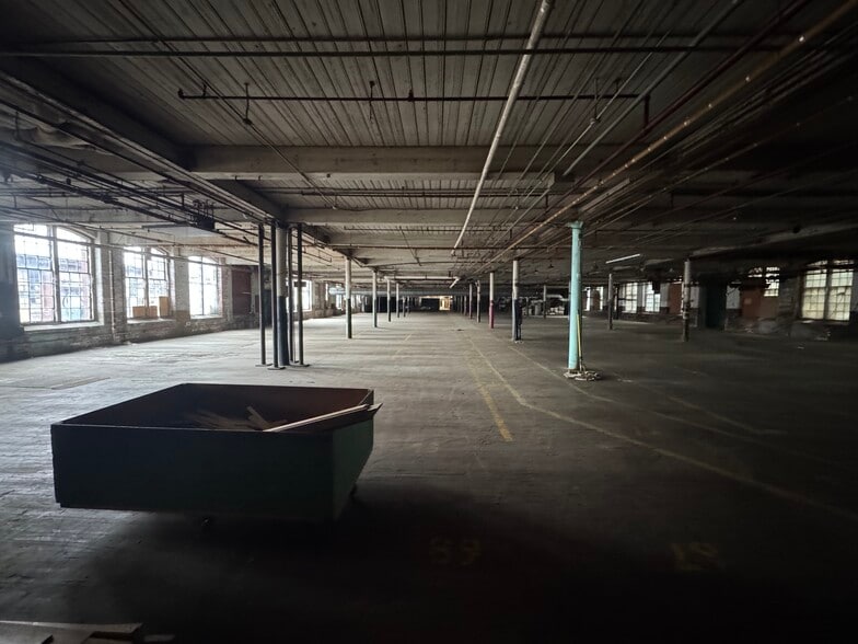 76 Community Ave, Plainfield, CT for lease - Building Photo - Image 1 of 6