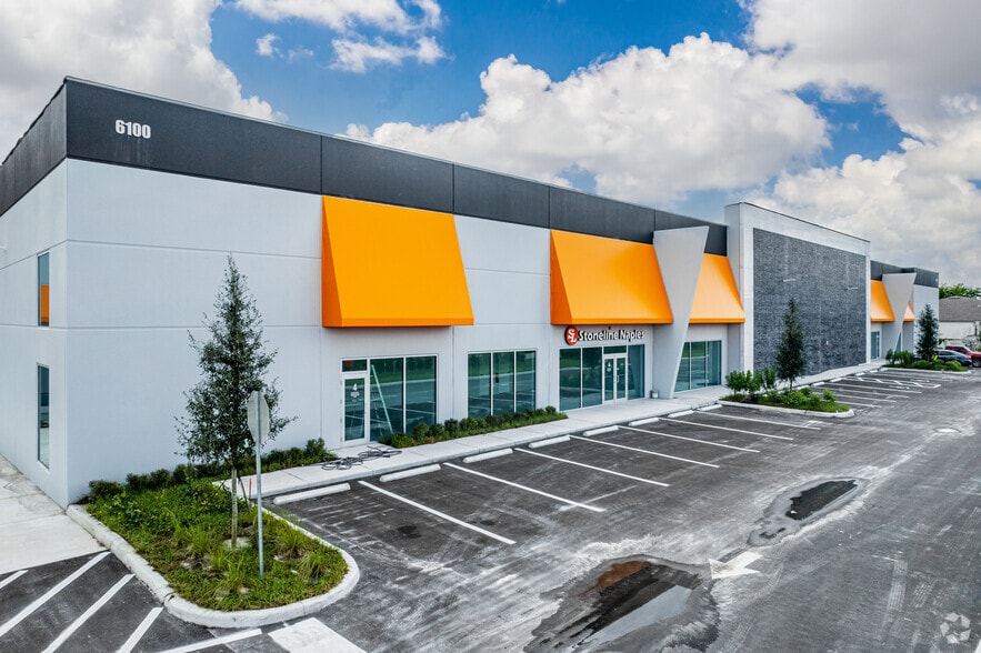 6100 Shirley St, Naples, FL for lease - Primary Photo - Image 1 of 4
