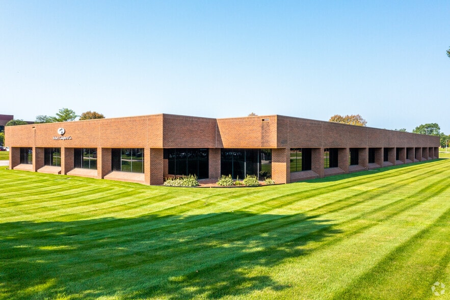 4200 Corporate Dr, West Des Moines, IA for lease - Building Photo - Image 3 of 5