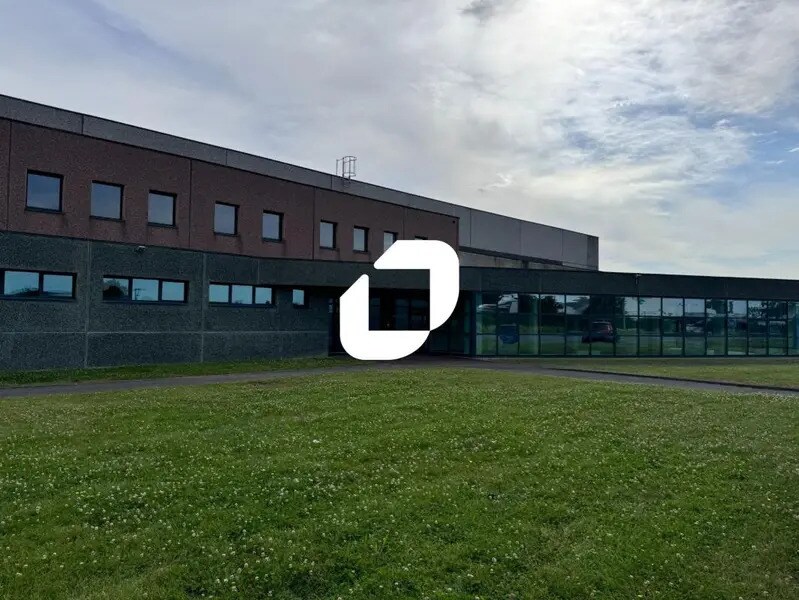 Industrial in Lorgies for lease Building Photo- Image 1 of 17