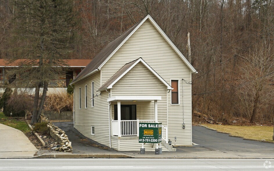 3000 Lewis Run Rd, Clairton, PA 15025