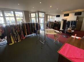 4 Crescent Ct, Ilkley for lease Interior Photo- Image 2 of 5