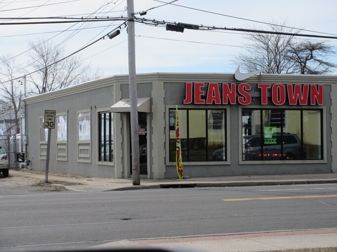 79 E Montauk Hwy, Lindenhurst, NY for sale - Primary Photo - Image 1 of 1