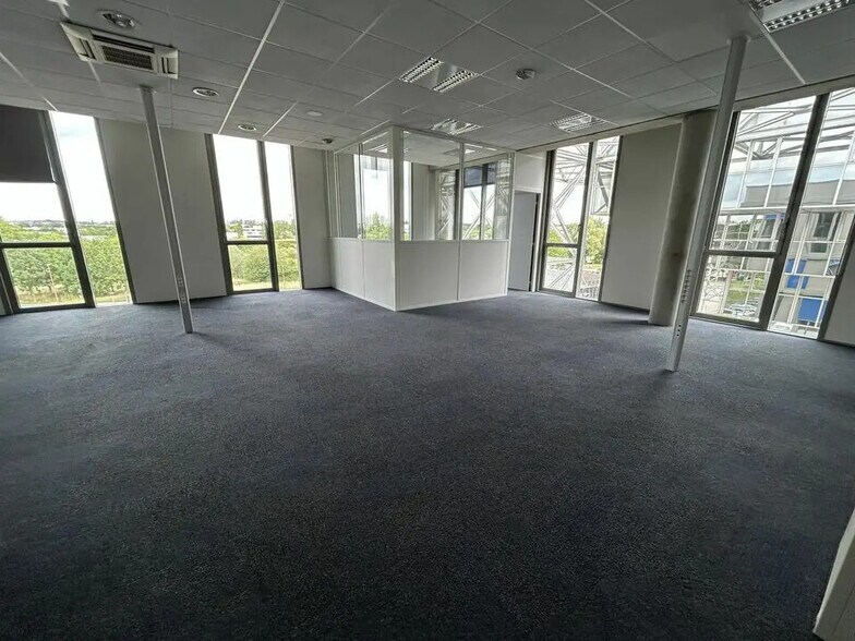 Office in Metz for lease - Building Photo - Image 3 of 10