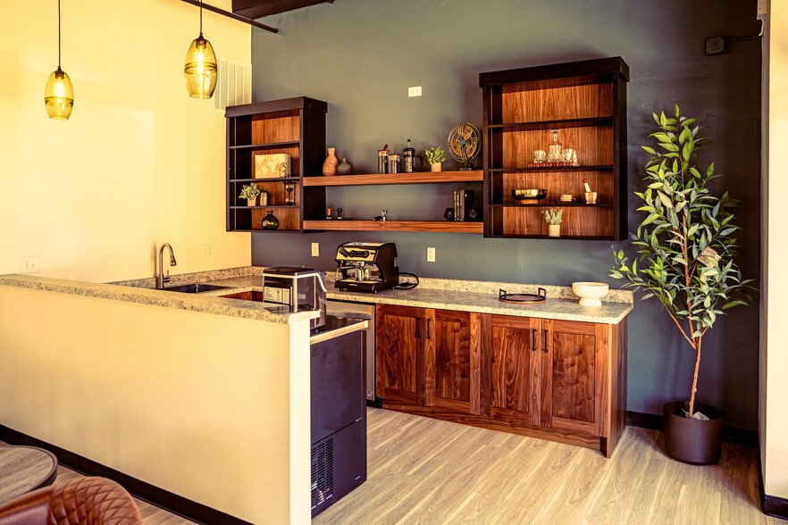 1675 W Redstone Center Dr, Park City, UT for lease - Building Photo - Image 2 of 10