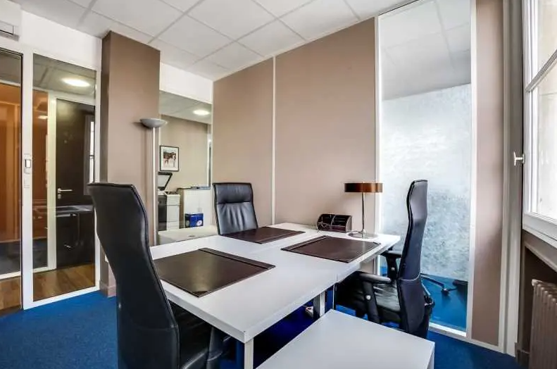 Coworking Space in Paris for lease Interior Photo- Image 1 of 1