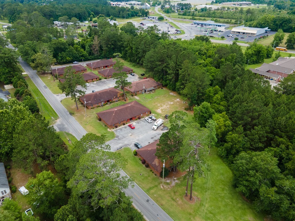 1014 S Gordon Ave, Adel, GA 31620 Magnolia Villas