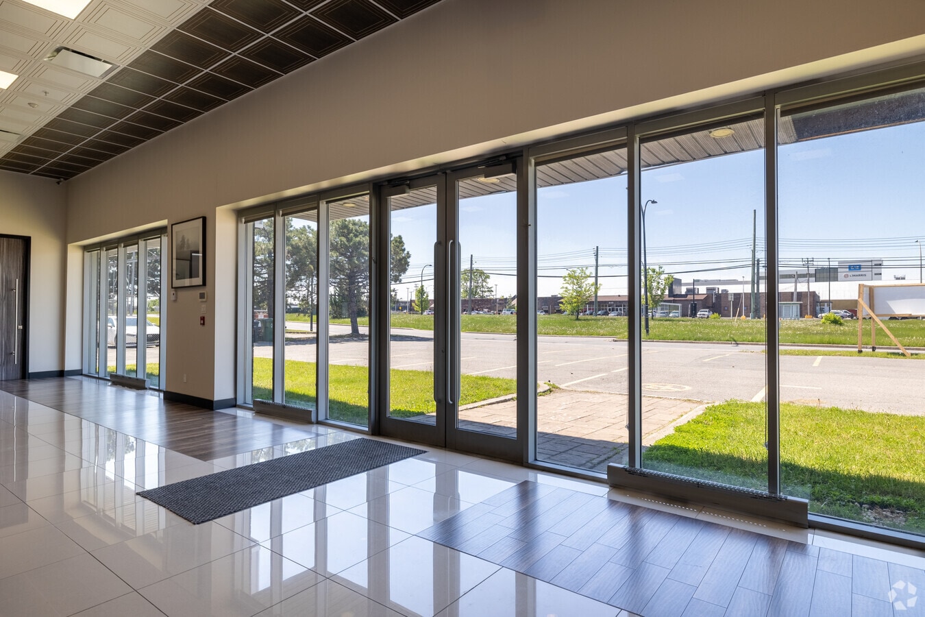 235 Montee De Liesse, Saint-Laurent, QC H4T 1P5 - Unit 235 - - Interior Photo - Image 1 of 10