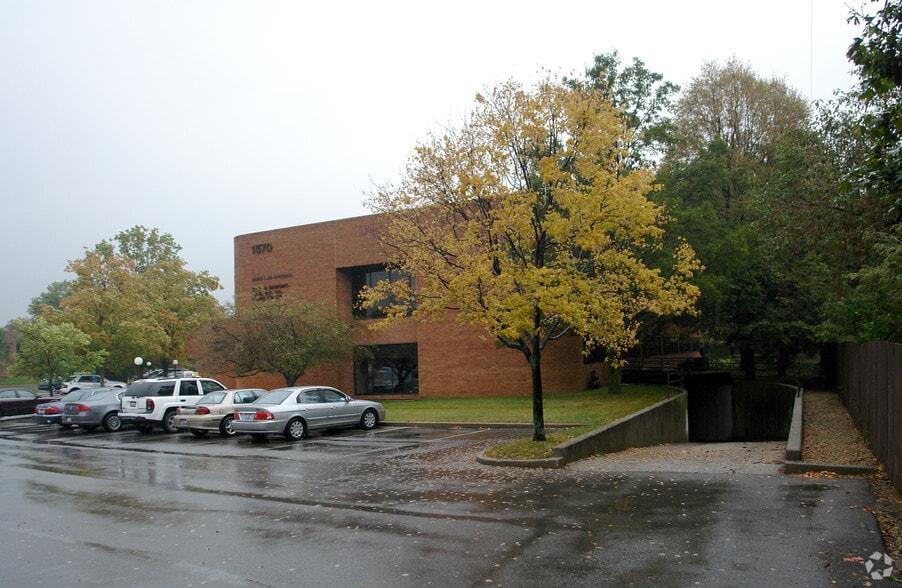 1570 Fishinger Rd, Upper Arlington, OH for lease - Building Photo - Image 2 of 2