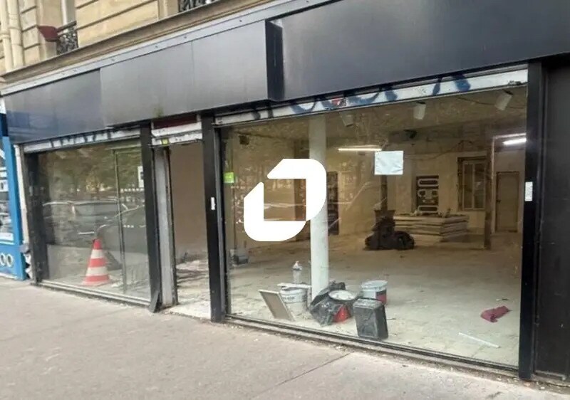 Retail in Paris for lease Building Photo- Image 1 of 13