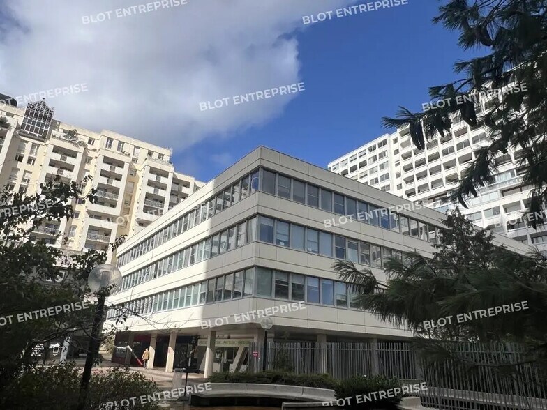 Office in Rennes for lease - Building Photo - Image 2 of 24