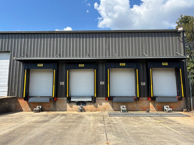 240 Commerce Ct, Duncan, SC for lease - Building Photo - Image 2 of 4