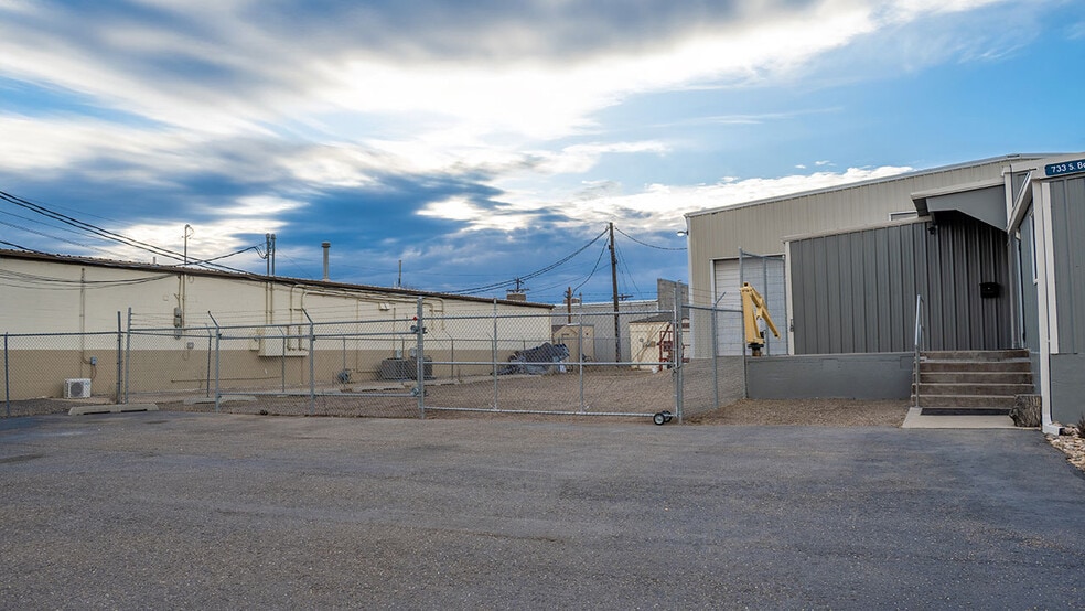 733 S Bowen St, Longmont, CO for lease - Building Photo - Image 2 of 15