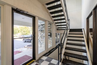 528 E Lancaster Ave, Wayne, PA for lease Interior Photo- Image 2 of 13