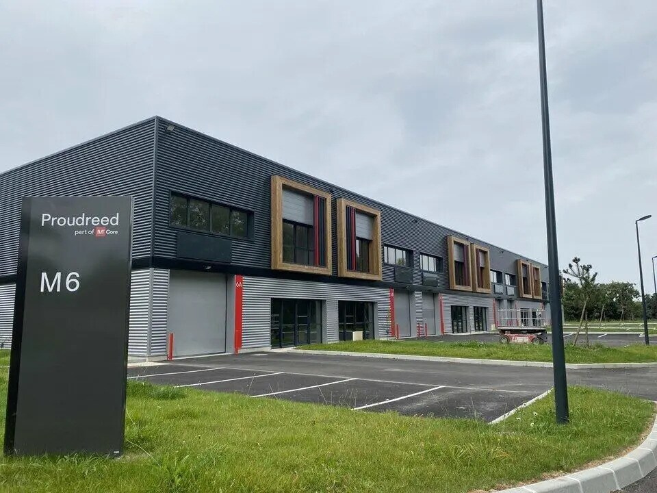 Flex in SAINT-ÉTIENNE-DE-MONTLUC for lease Building Photo- Image 1 of 9