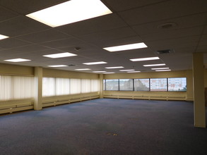 4901 Towne Centre Rd, Saginaw, MI for lease Interior Photo- Image 2 of 4