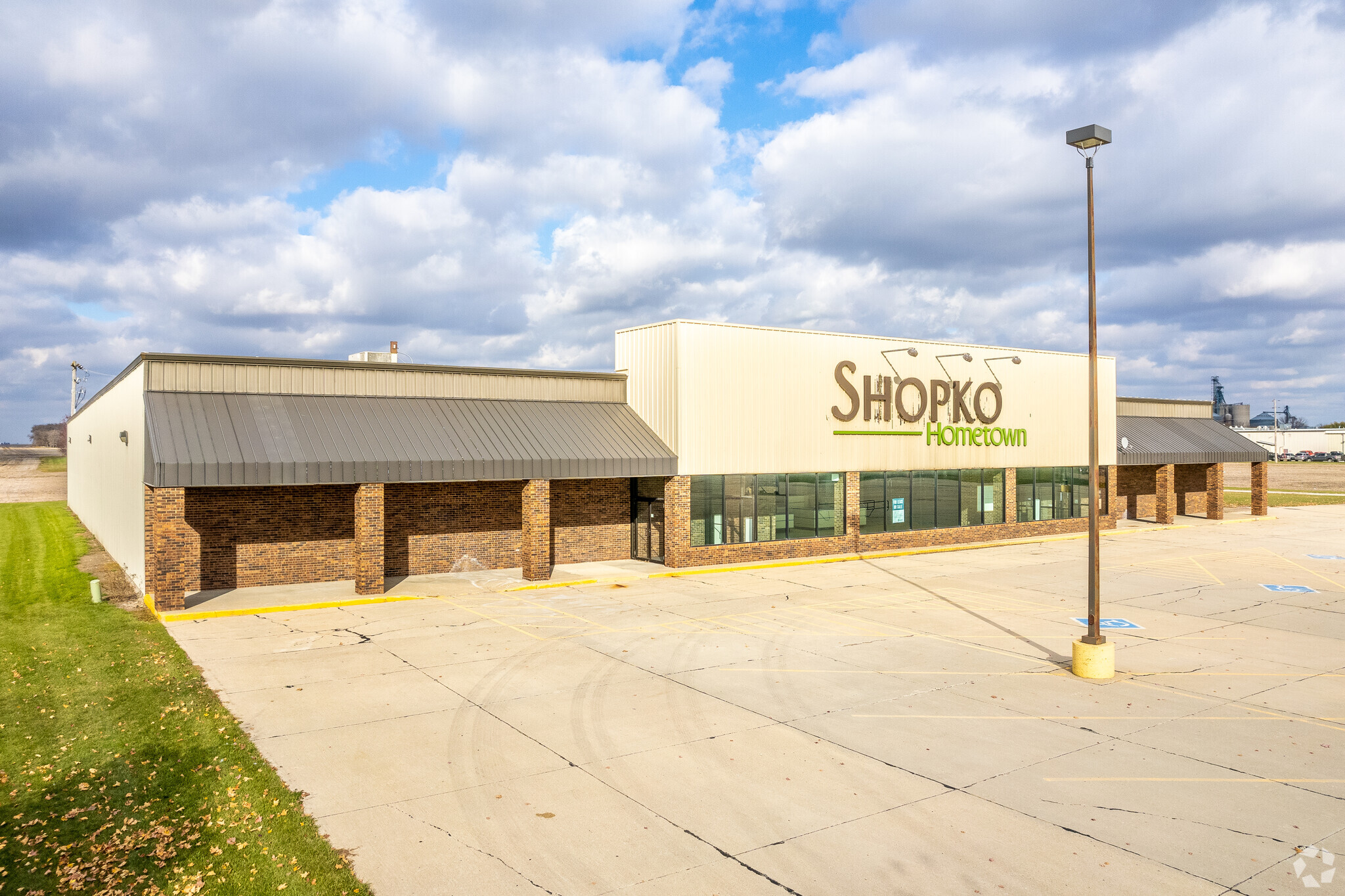 1003 Central Ave W, Clarion, IA for sale Primary Photo- Image 1 of 1