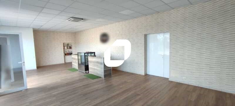 Retail in Pessac for lease - Interior Photo - Image 2 of 5