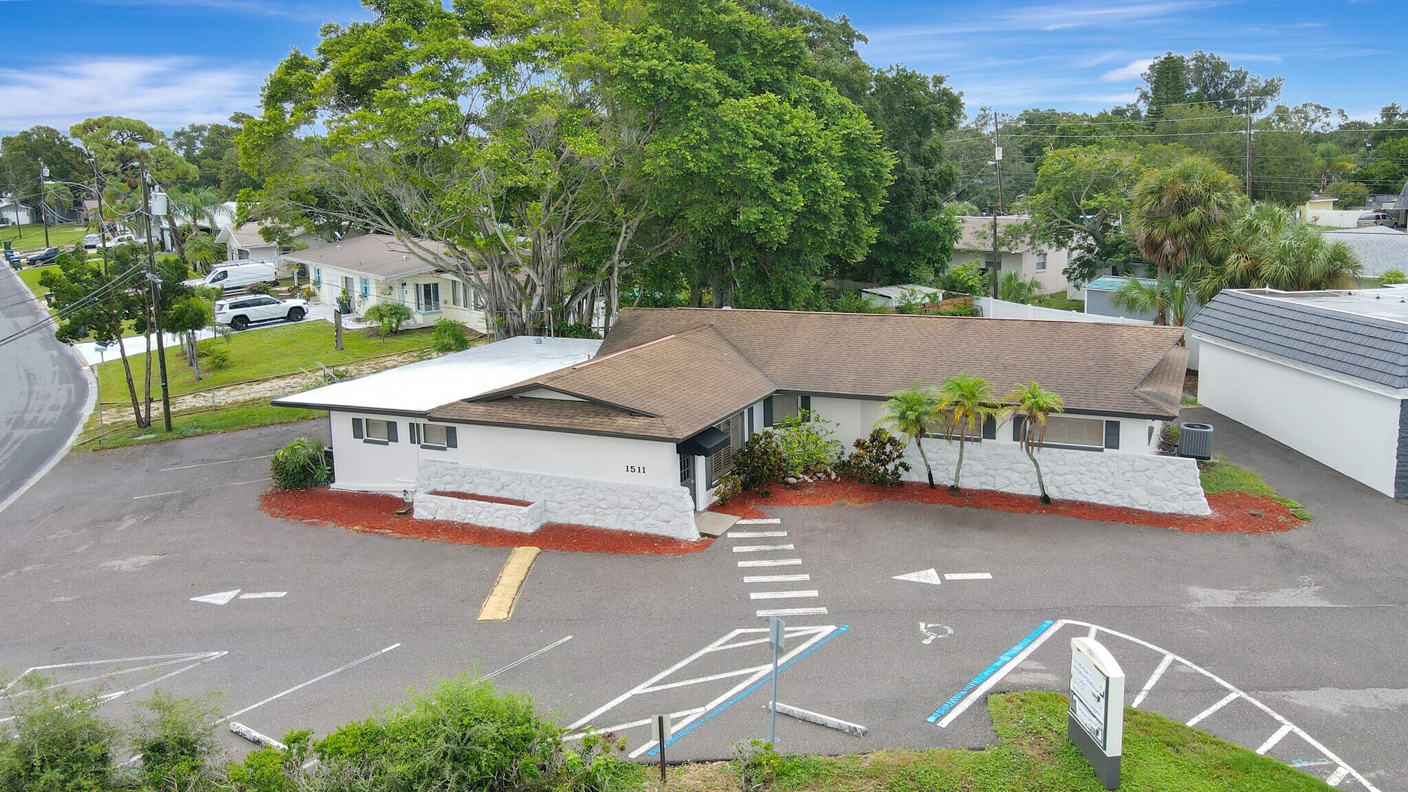 1511 Indian Rocks Rd S, Largo, FL for lease Building Photo- Image 1 of 38