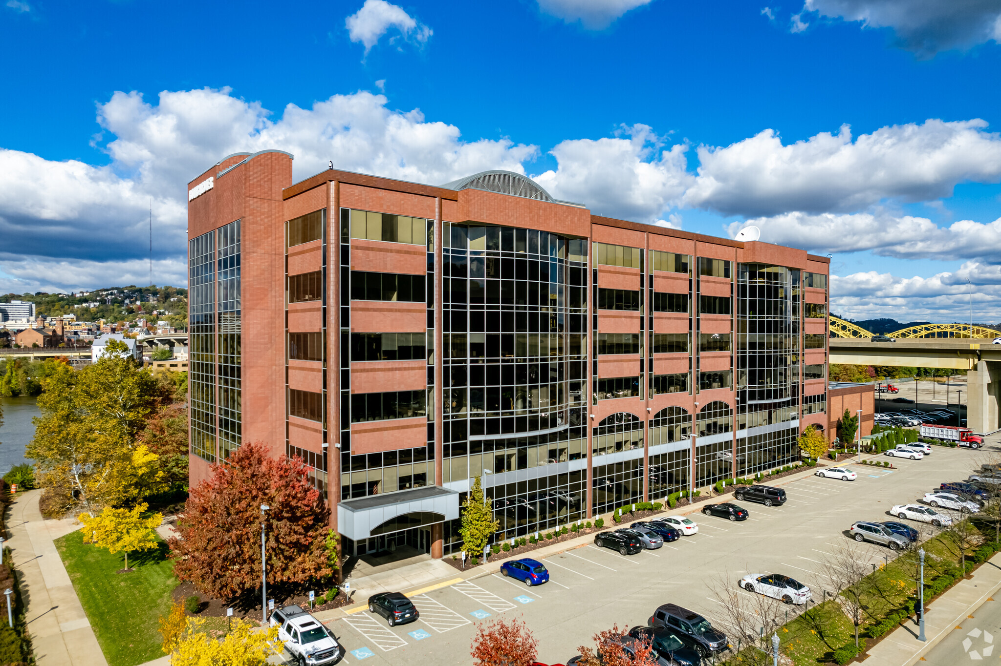 1251 Waterfront Pl, Pittsburgh, PA for lease Primary Photo- Image 1 of 6