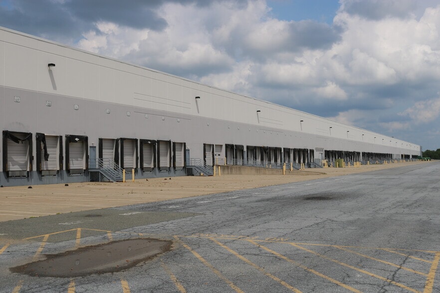 861 Nestle Way, Breinigsville, PA for lease - Building Photo - Image 2 of 5