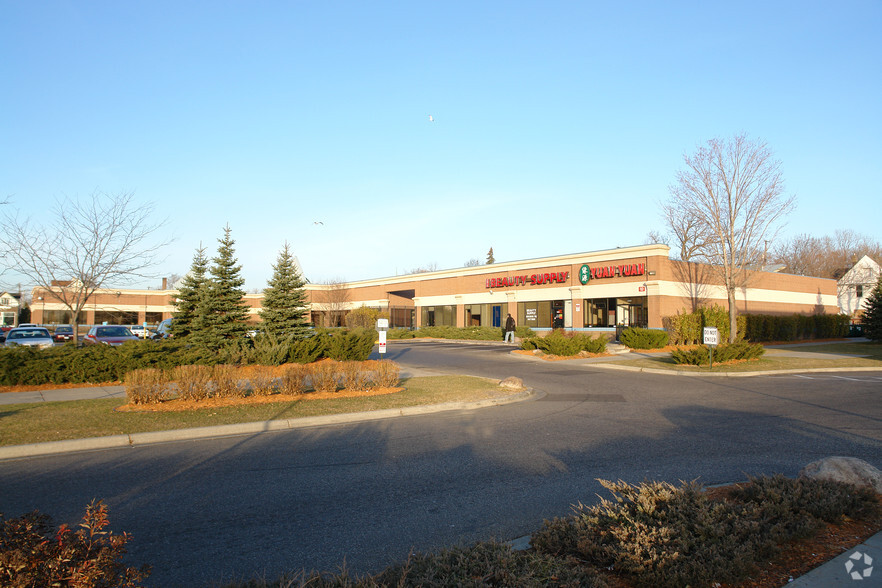 1010-1030 W Broadway Ave, Minneapolis, MN for lease - Primary Photo - Image 1 of 4