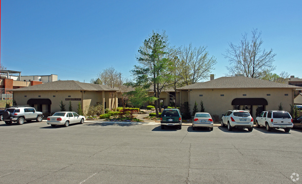 5212-5232 E 69th Pl, Tulsa, OK for lease - Building Photo - Image 1 of 8