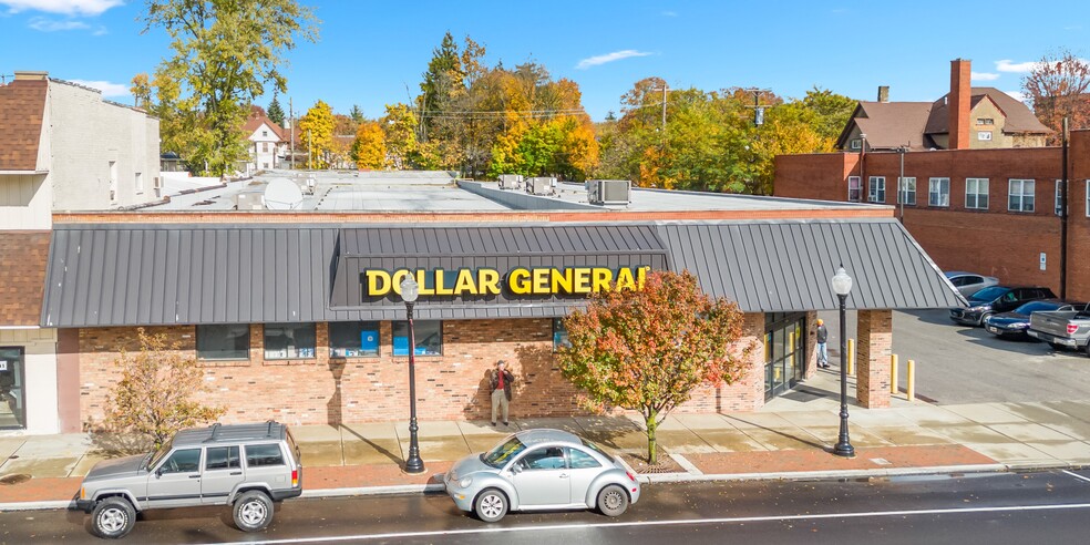 647 Broadway Ave, Bedford, OH for sale - Building Photo - Image 1 of 1